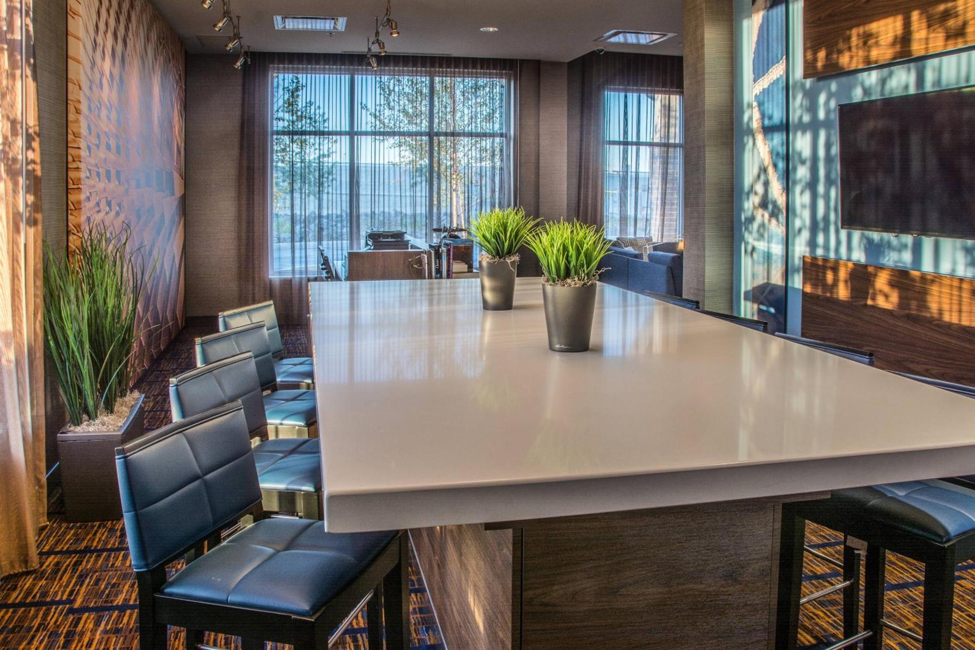 Courtyard By Marriott Airport Hotel Winnipeg