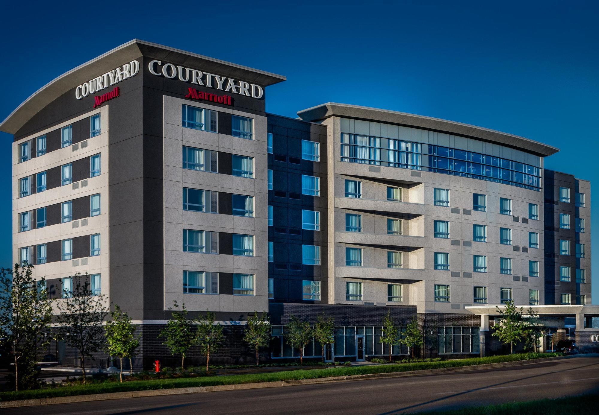 Courtyard By Marriott Airport 4*
